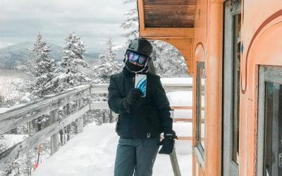 Throwback to ski season ?️ with our Blue Agate Gemstone case- find it today at casesbykate.com #gemstone #case #ski #season #trending #sponsor #instagram #mountain