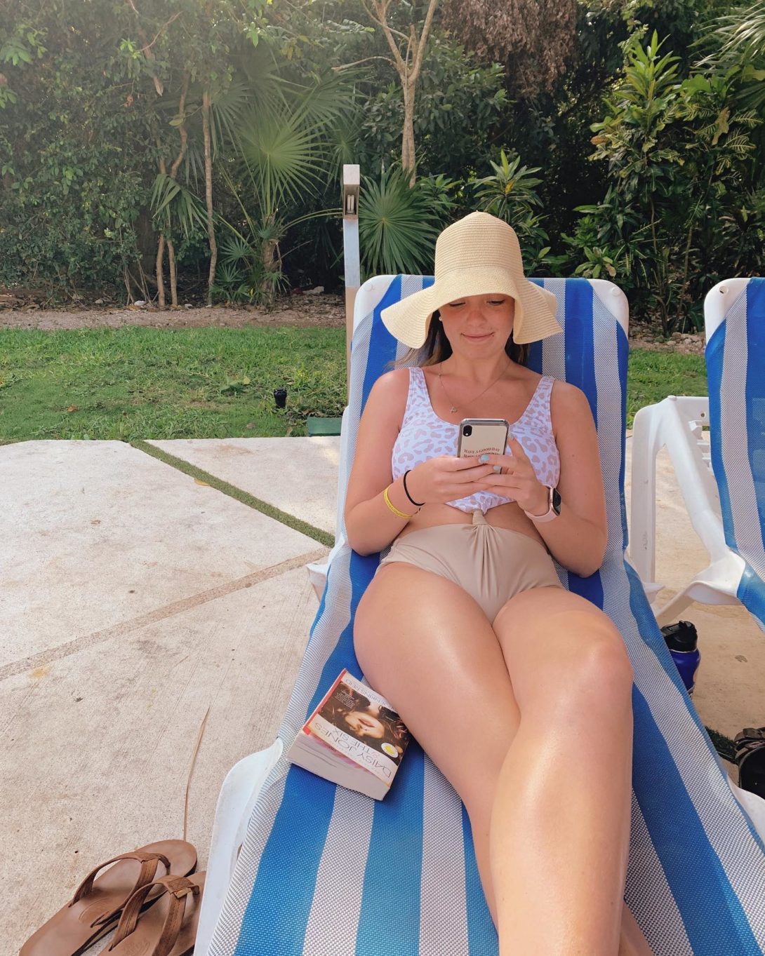 Enjoying Spring break featuring our HAVE A GOOD DAY iPhone case. Find it today at casesbykate.com  #happy #phonecase #popular #quotes #smallbusiness #cancun